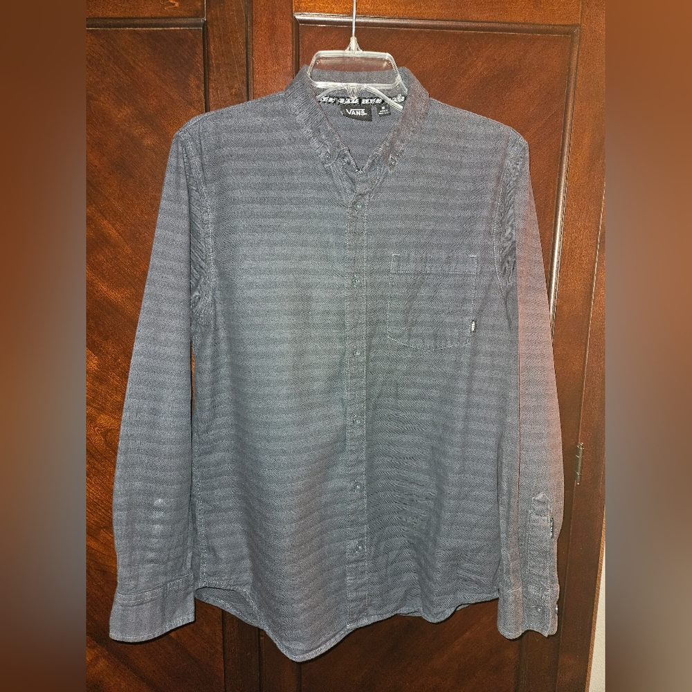EUC Vans button up, Sz M